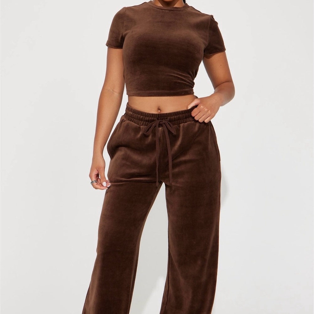 NWT Fashion Nova Brown Baby Tee Velour set